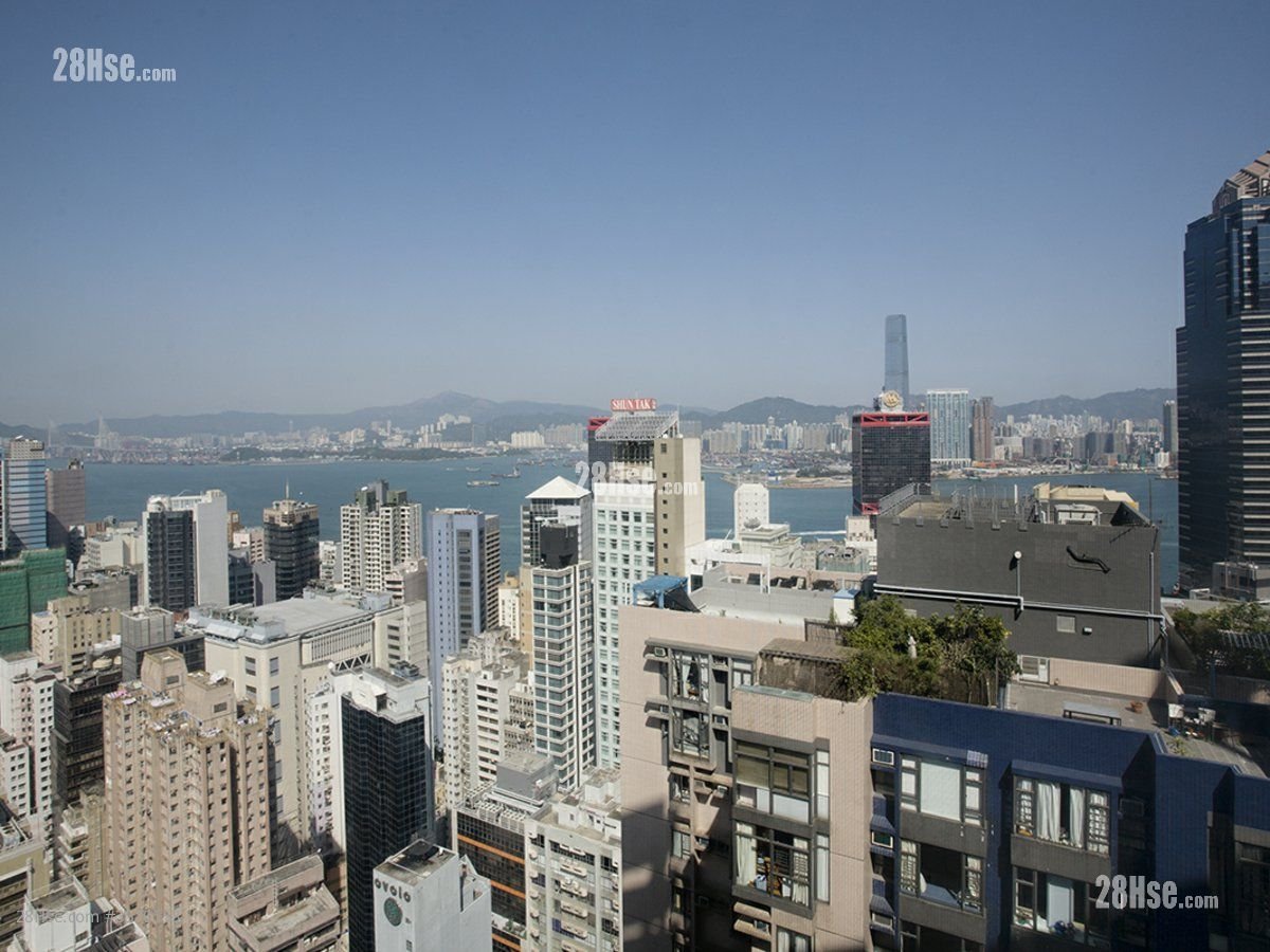 Centre Stage Sell 4 Bedrooms , 4 Bathrooms 1,325 ft² Centre Stage Sell 4 Bedrooms , 4 Bathrooms 1,325 ft²