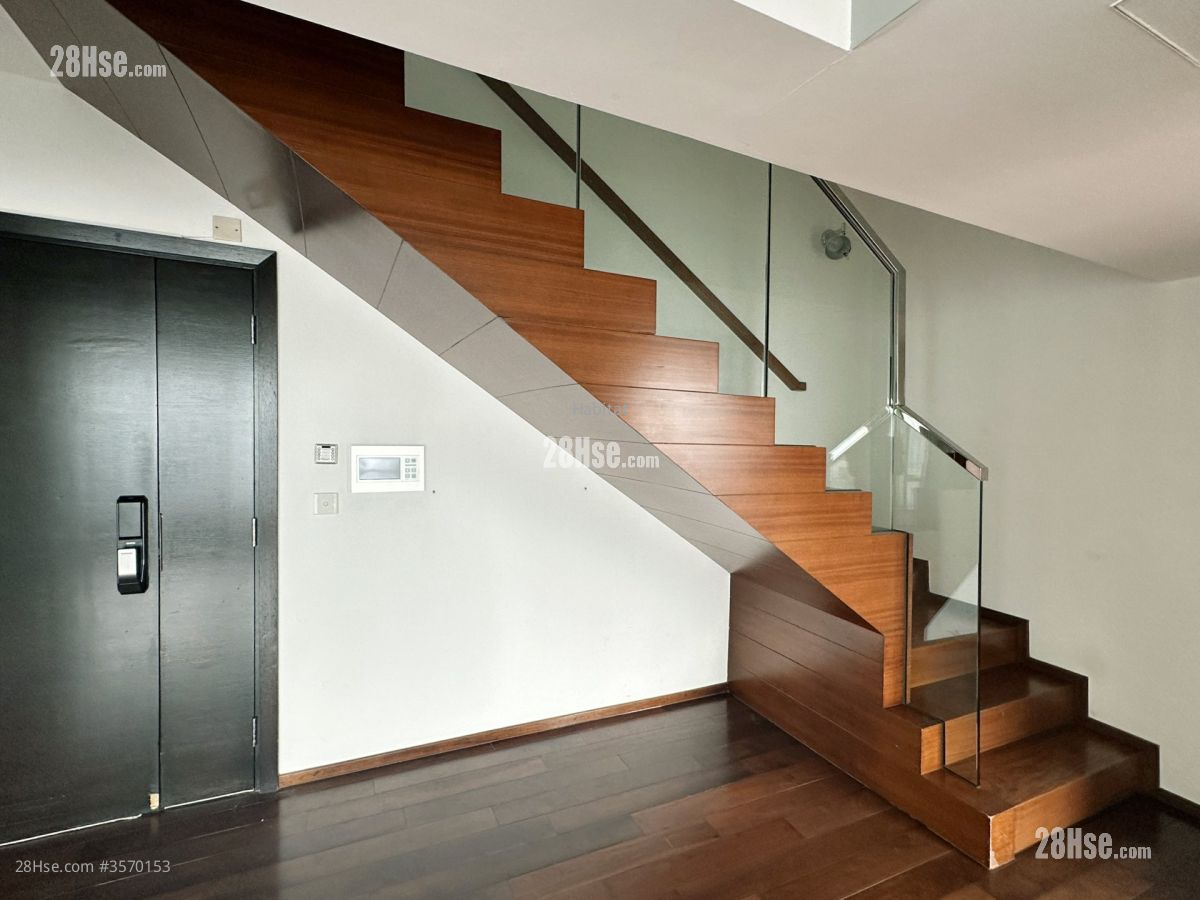 Centre Stage Sell 4 Bedrooms , 4 Bathrooms 1,325 ft² Centre Stage Sell 4 Bedrooms , 4 Bathrooms 1,325 ft²