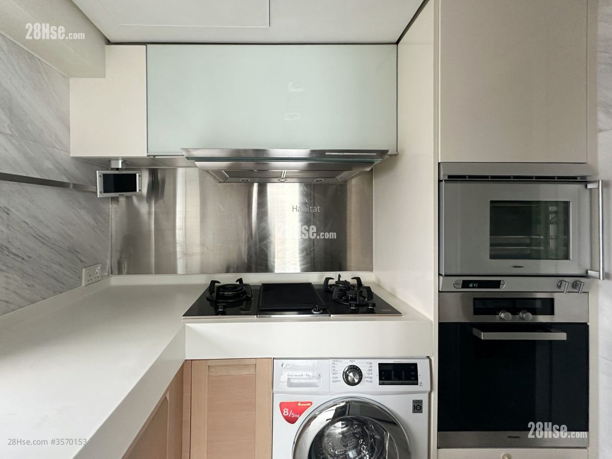 Centre Stage Sell 4 Bedrooms , 4 Bathrooms 1,325 ft² Centre Stage Sell 4 Bedrooms , 4 Bathrooms 1,325 ft²