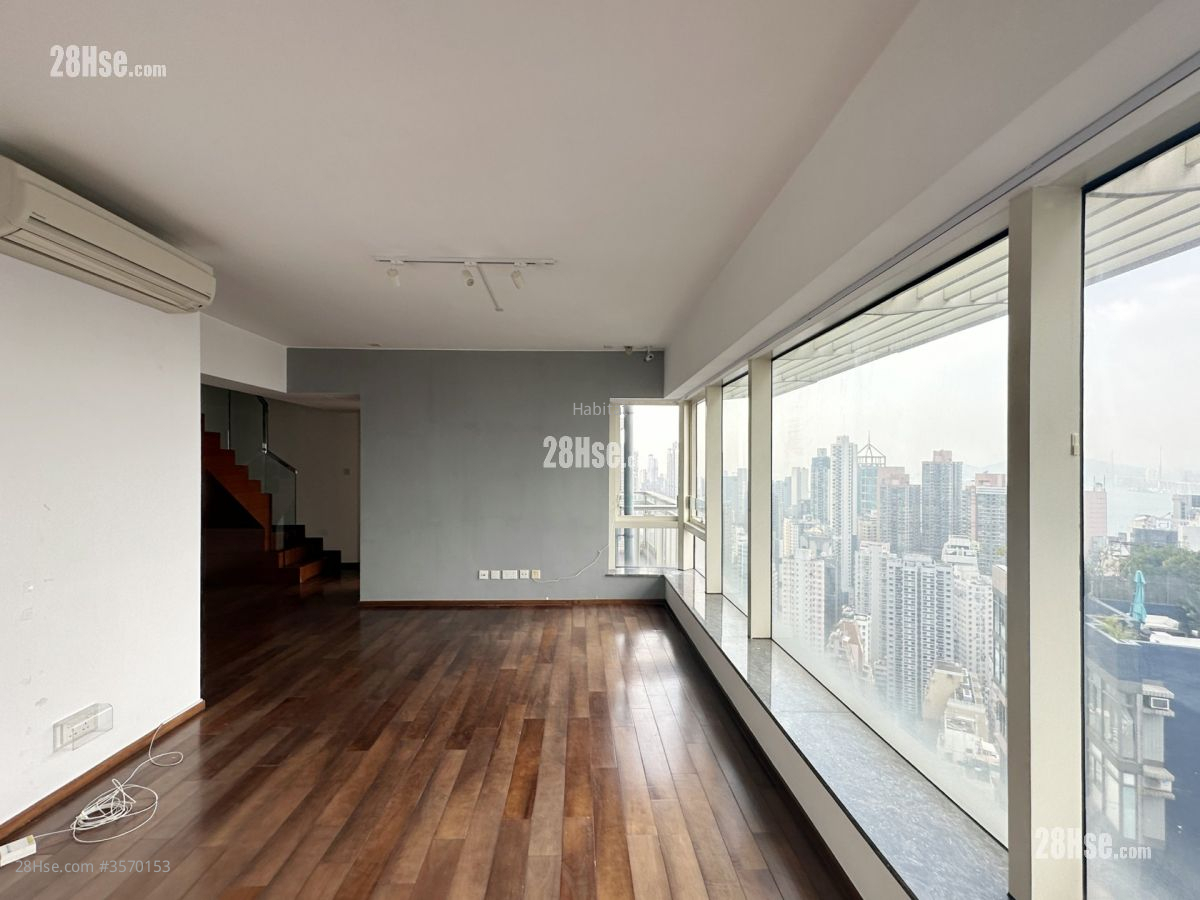 Centre Stage Sell 4 Bedrooms , 4 Bathrooms 1,325 ft² Centre Stage Sell 4 Bedrooms , 4 Bathrooms 1,325 ft²