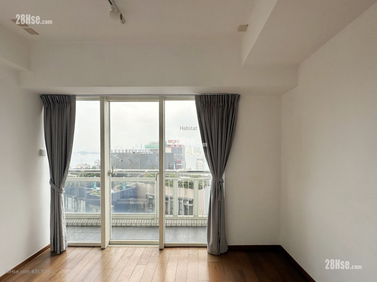 Centre Stage Sell 4 Bedrooms , 4 Bathrooms 1,325 ft² Centre Stage Sell 4 Bedrooms , 4 Bathrooms 1,325 ft²