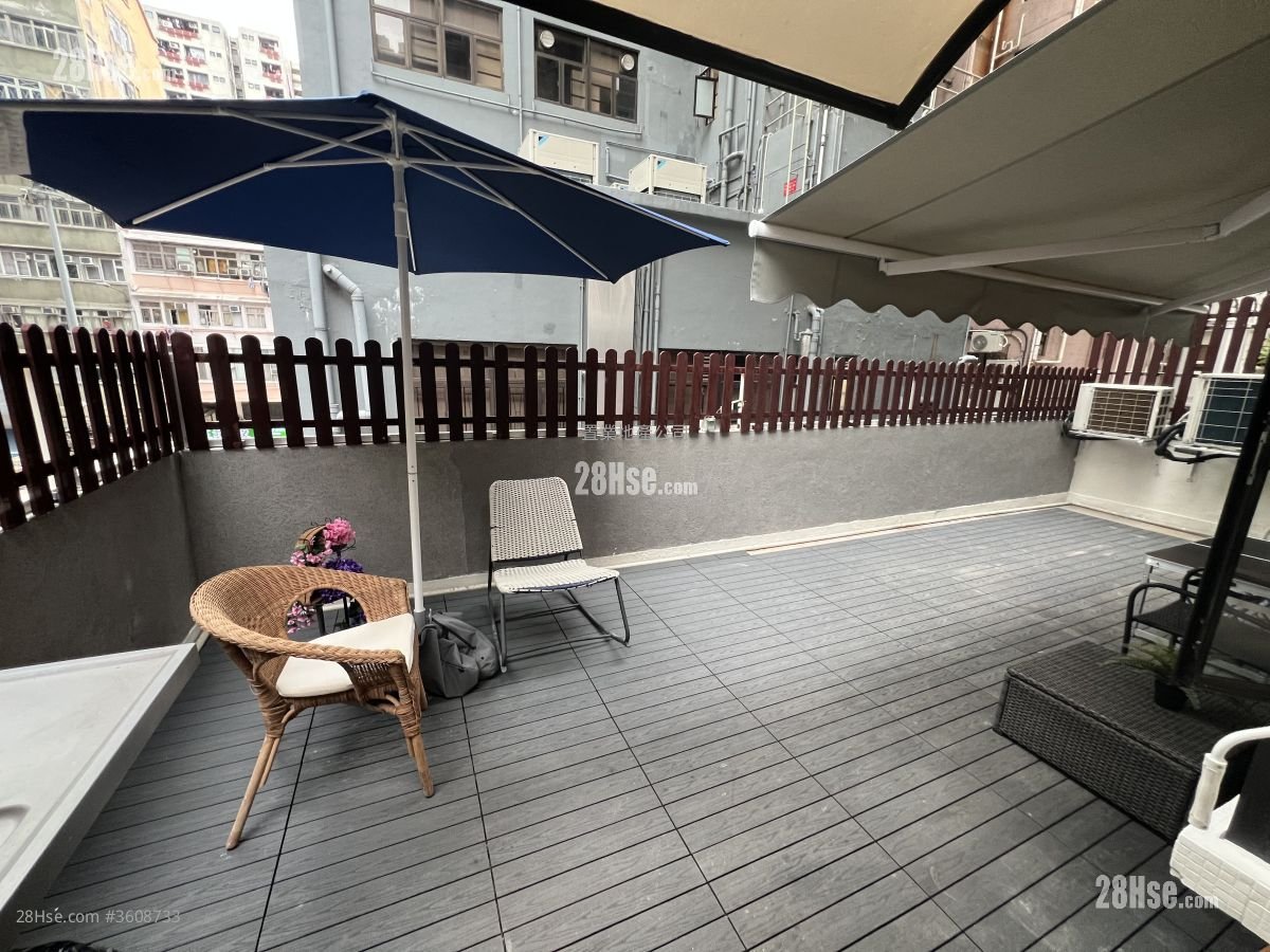 Polly Court Rental 2 Bedrooms , 1 Bathroom 273 ft²