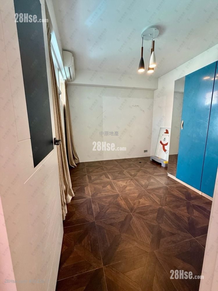 Everwell Garden Sell 4 Bedrooms , 2 Bathrooms 1,496 ft² Everwell Garden Sell 4 Bedrooms , 2 Bathrooms 1,496 ft²