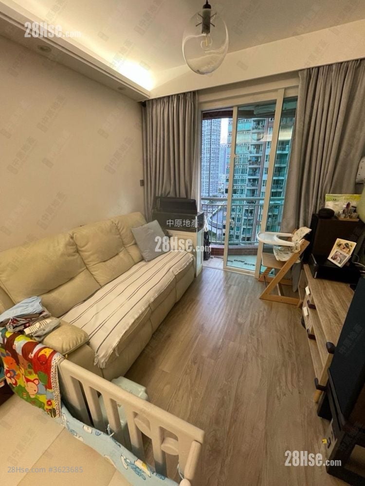 Central Park Towers Sell 2 Bedrooms , 1 Bathroom 501 ft²