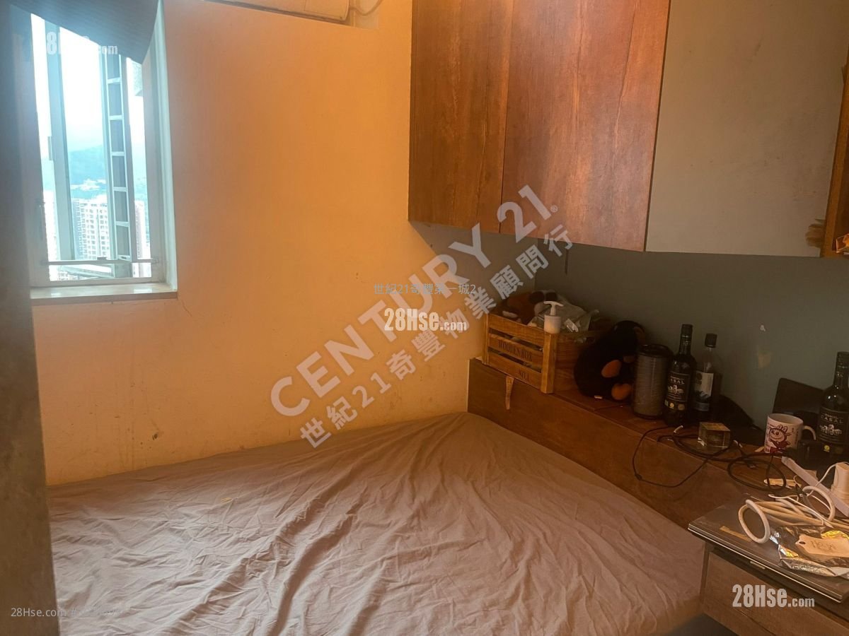 Yuk Wo Court Sell 2 Bedrooms 454 ft² Yuk Wo Court Sell 2 Bedrooms 454 ft²
