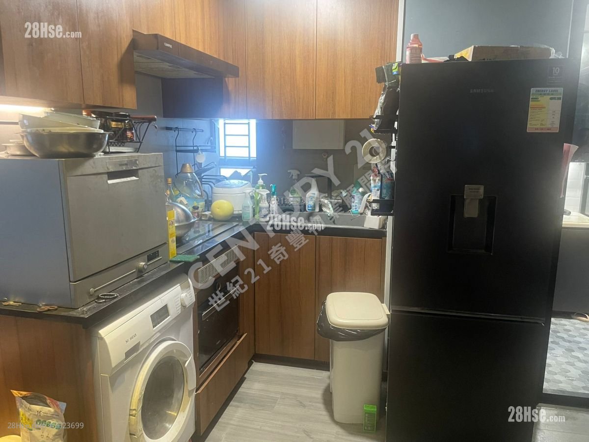 Yuk Wo Court Sell 2 Bedrooms 454 ft² Yuk Wo Court Sell 2 Bedrooms 454 ft²