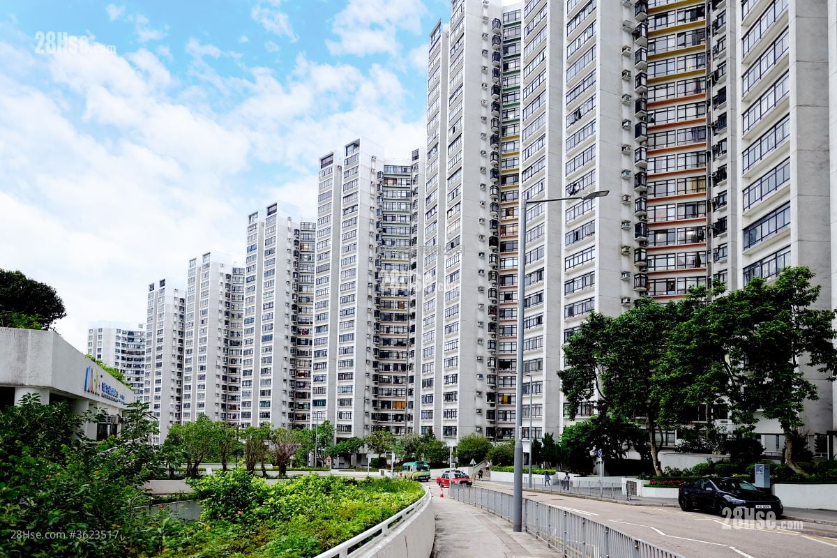 Kornhill Sell 3 Bedrooms , 1 Bathroom 596 ft² Kornhill Sell 3 Bedrooms , 1 Bathroom 596 ft²