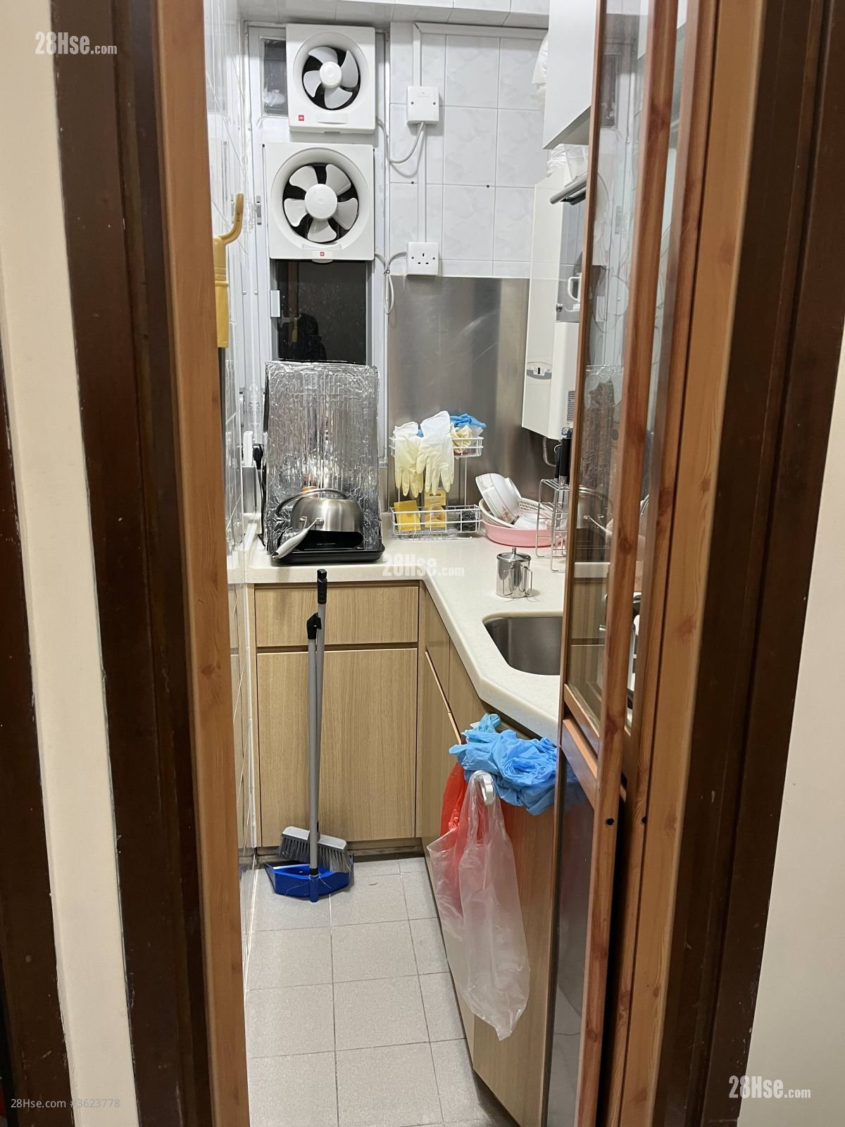 榮林大廈 租盤 2 房 270 平方呎 榮林大廈 租盤 2 房 270 平方呎