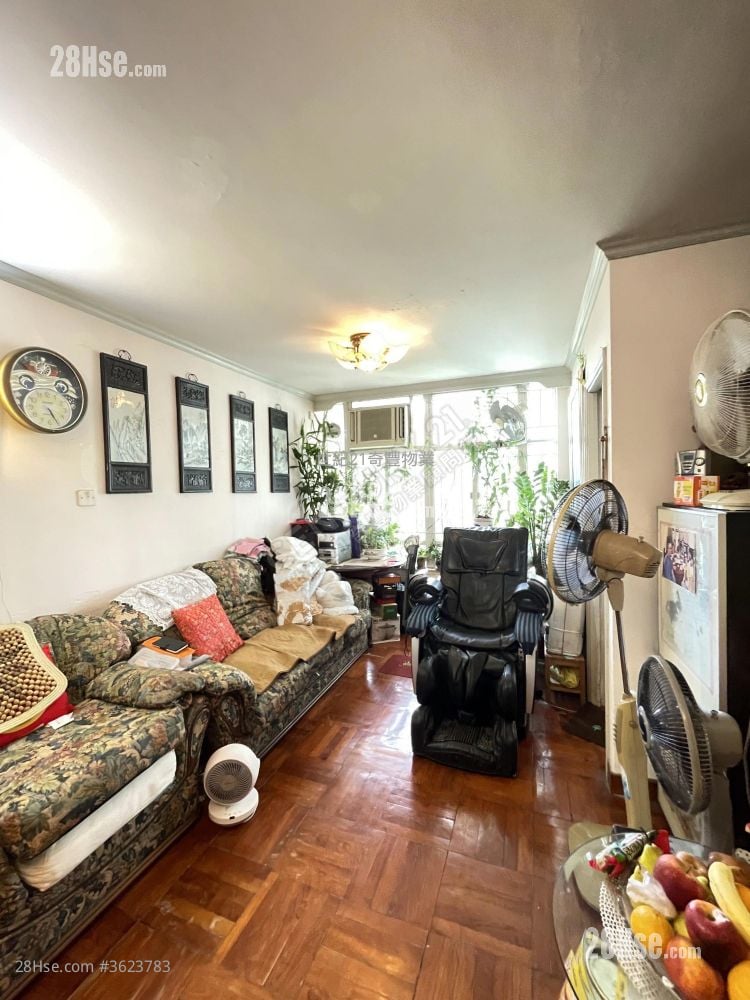 Ka Shing Court Sell 3 Bedrooms , 1 Bathroom 606 ft² Ka Shing Court Sell 3 Bedrooms , 1 Bathroom 606 ft²