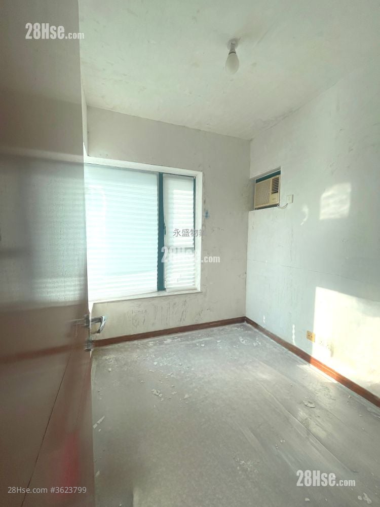 The Long Beach Sell 2 Bedrooms , 1 Bathroom 550 ft² The Long Beach Sell 2 Bedrooms , 1 Bathroom 550 ft²