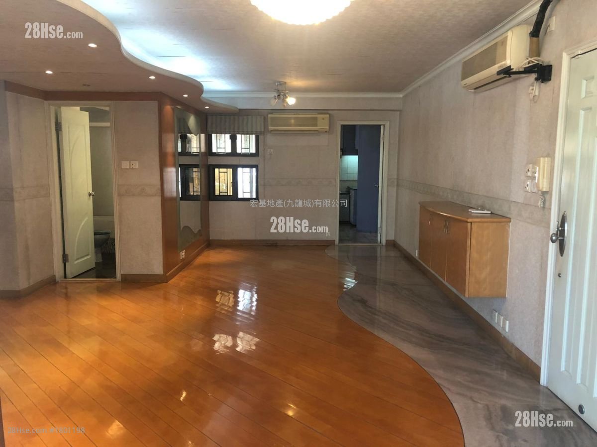 嘉皇花园 租盘 4 房 , 3 浴室 1,082 平方尺 嘉皇花园 租盘 4 房 , 3 浴室 1,082 平方尺