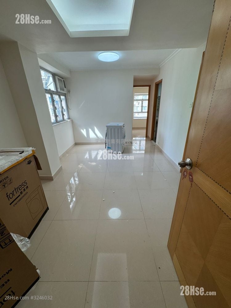 Sunshine Plaza Rental 3 Bedrooms , 1 Bathroom 384 ft² Sunshine Plaza Rental 3 Bedrooms , 1 Bathroom 384 ft²