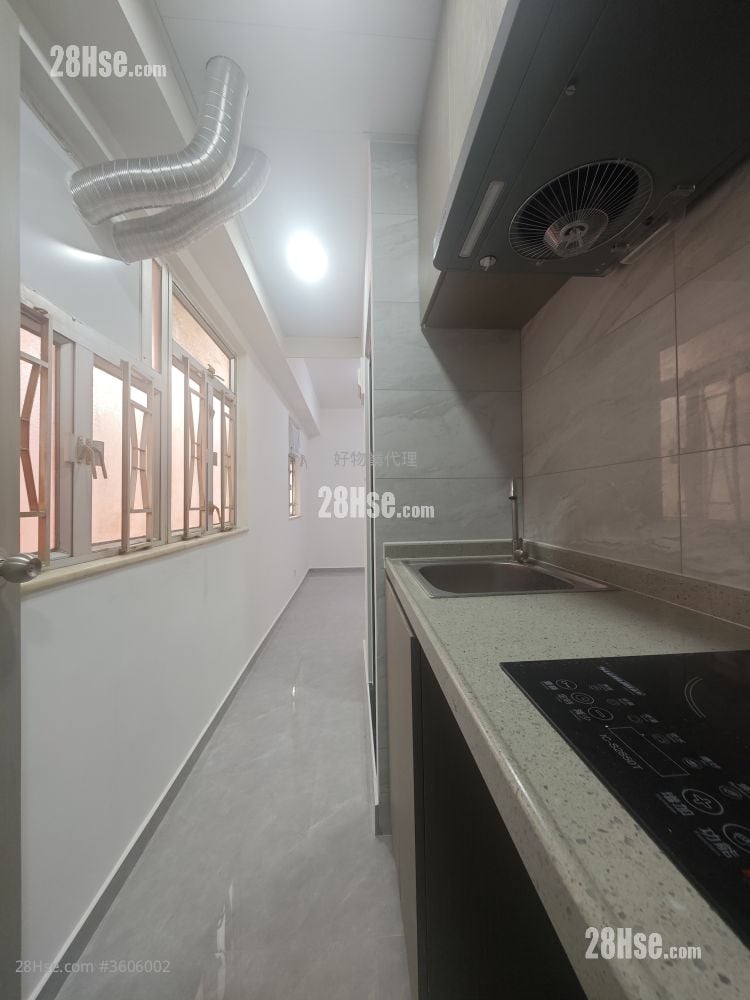 Sun King House Rental Studio , 1 Bathroom 120 ft²