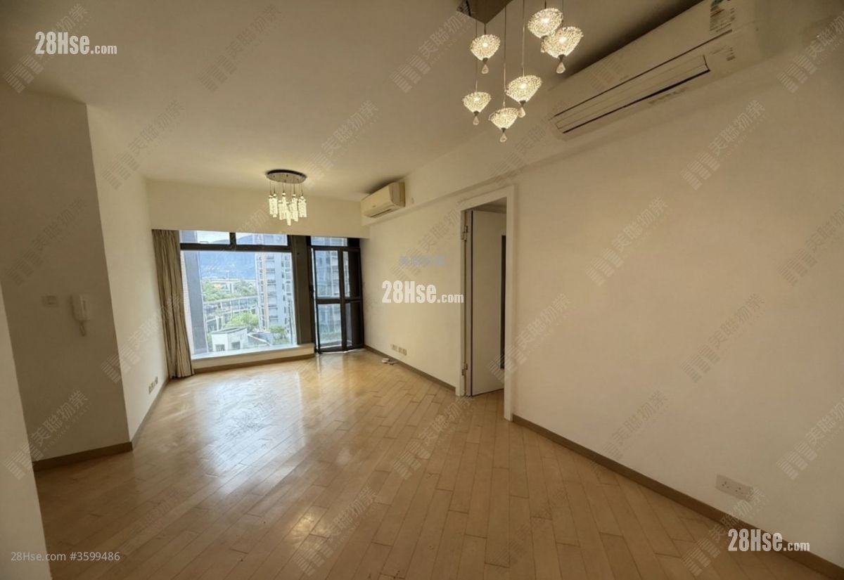 Riva Rental 4 Bedrooms , 2 Bathrooms 868 ft²