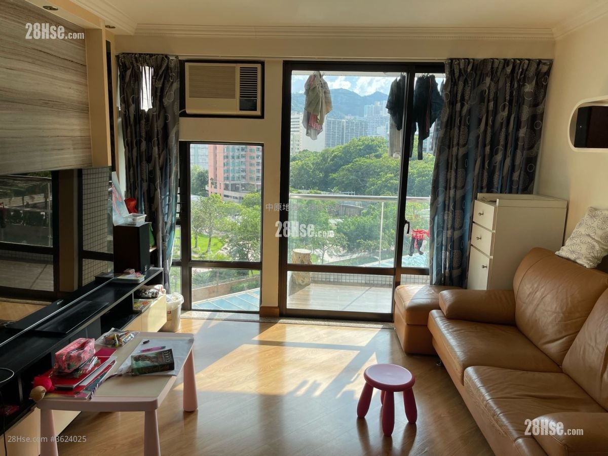 Royal Ascot Sell 3 Bedrooms , 3 Bathrooms 1,041 ft²