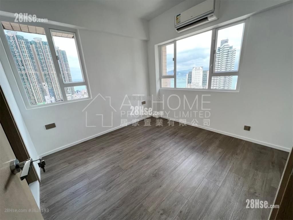 Kingsfield Tower Rental 3 Bedrooms , 2 Bathrooms 712 ft² Kingsfield Tower Rental 3 Bedrooms , 2 Bathrooms 712 ft²