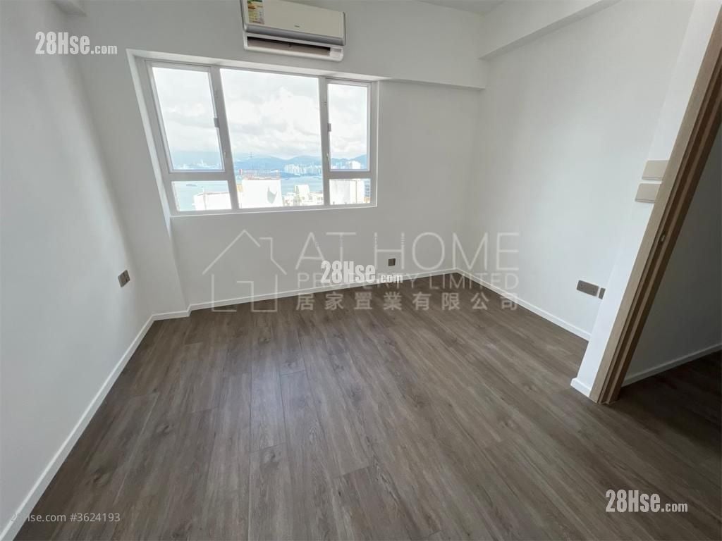 Kingsfield Tower Rental 3 Bedrooms , 2 Bathrooms 712 ft² Kingsfield Tower Rental 3 Bedrooms , 2 Bathrooms 712 ft²