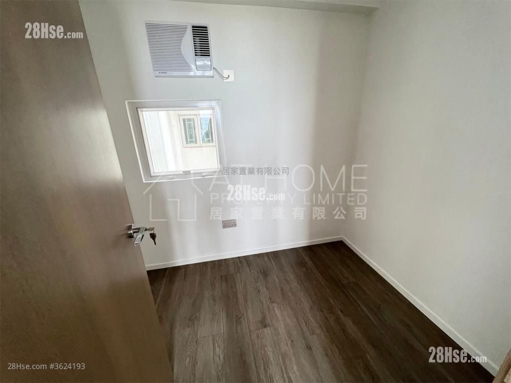 Kingsfield Tower Rental 3 Bedrooms , 2 Bathrooms 712 ft² Kingsfield Tower Rental 3 Bedrooms , 2 Bathrooms 712 ft²