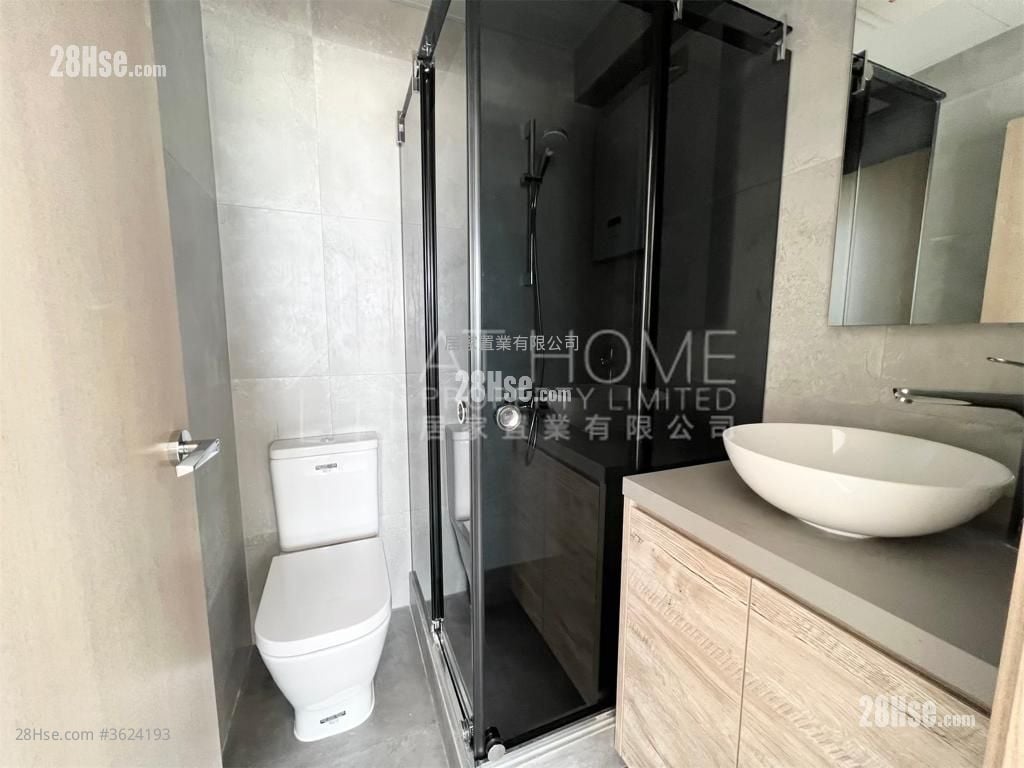 Kingsfield Tower Rental 3 Bedrooms , 2 Bathrooms 712 ft² Kingsfield Tower Rental 3 Bedrooms , 2 Bathrooms 712 ft²