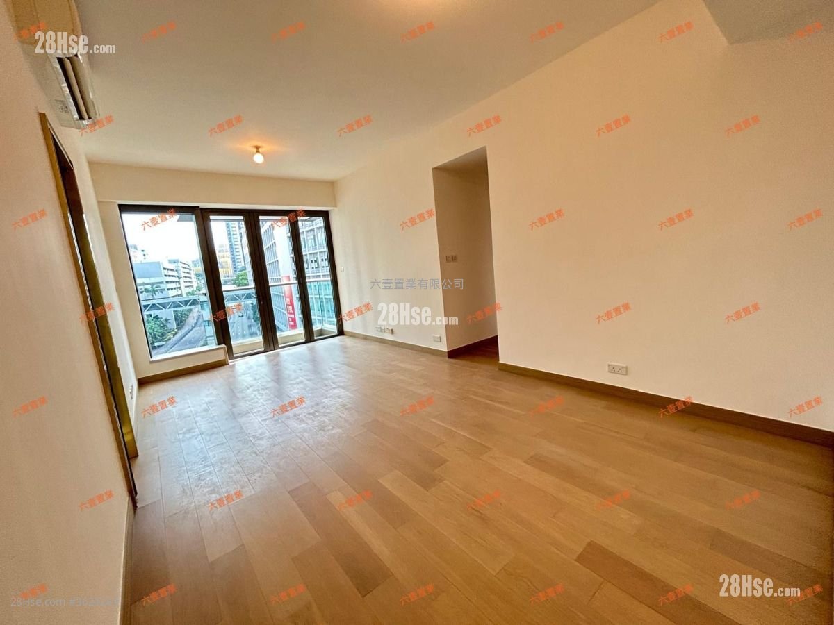 One Homantin Rental 4 Bedrooms , 2 Bathrooms 975 ft²