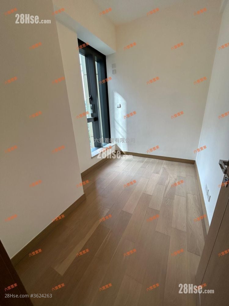 One Homantin Rental 4 Bedrooms , 2 Bathrooms 975 ft² One Homantin Rental 4 Bedrooms , 2 Bathrooms 975 ft²