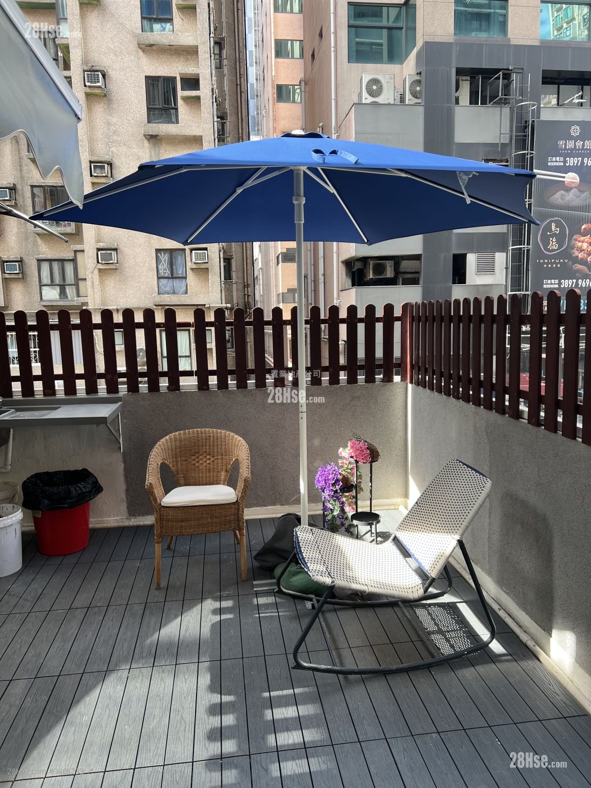 Polly Court Rental 2 Bedrooms , 1 Bathroom 273 ft²