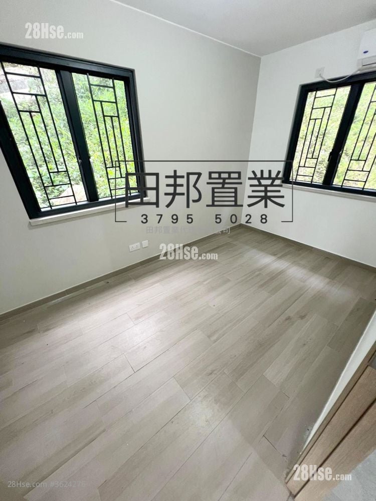 Village Rental 3 Bedrooms , 1 Bathroom 700 ft² Village Rental 3 Bedrooms , 1 Bathroom 700 ft²