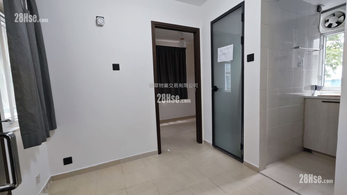 明月大廈 租盤 188 平方呎