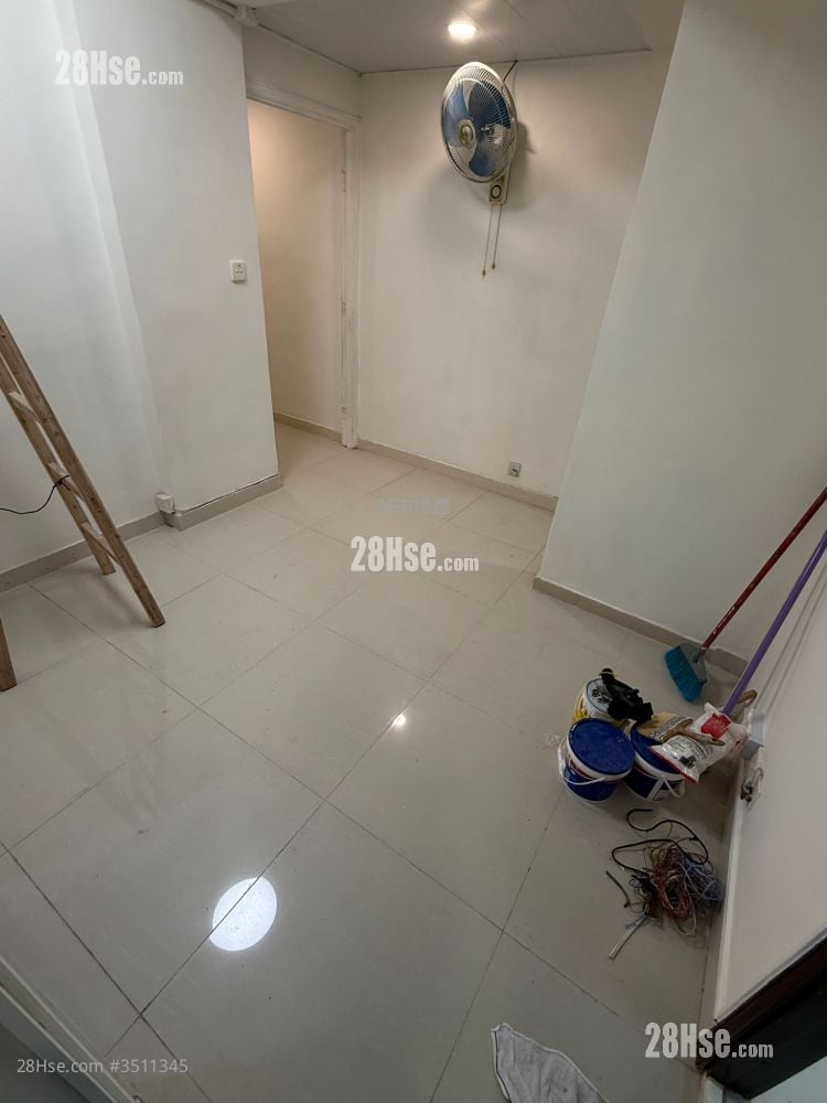 嘉荣大厦 租盘 2 房 , 1 浴室 225 平方尺