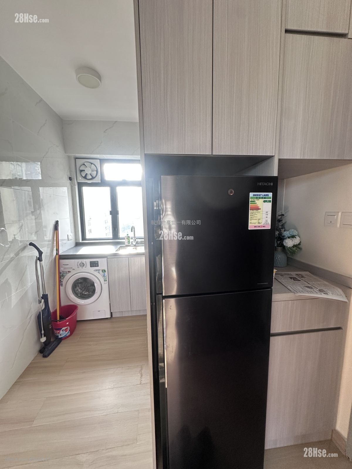 Hang Lung Bank Tsimshatsui Branch Building Rental 2 Bedrooms , 1 Bathroom 420 ft² Hang Lung Bank Tsimshatsui Branch Building Rental 2 Bedrooms , 1 Bathroom 420 ft²