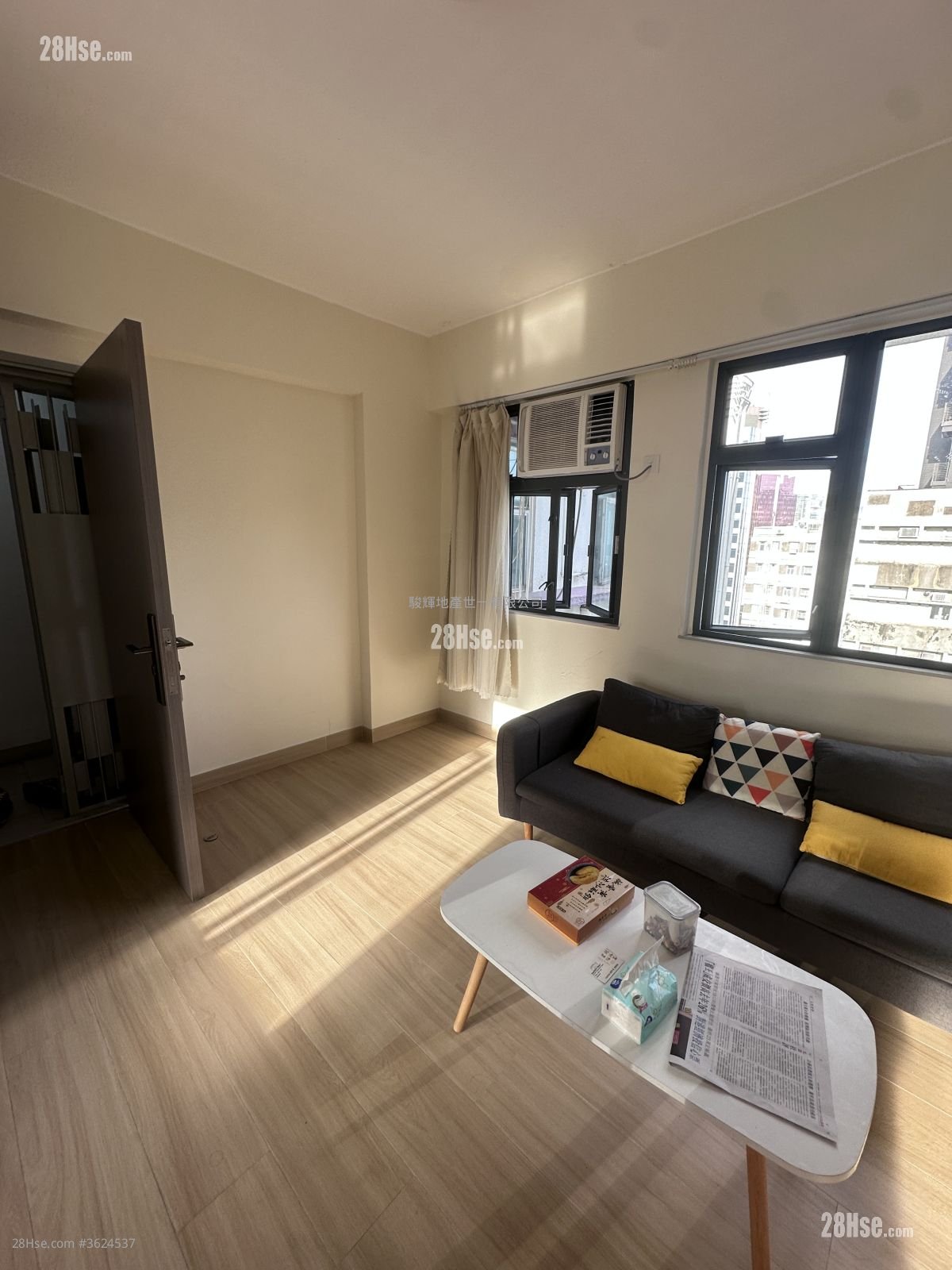 Hang Lung Bank Tsimshatsui Branch Building Rental 2 Bedrooms , 1 Bathroom 420 ft² Hang Lung Bank Tsimshatsui Branch Building Rental 2 Bedrooms , 1 Bathroom 420 ft²