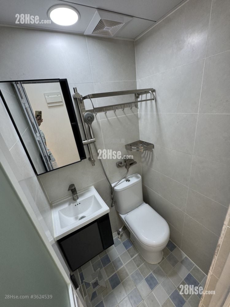 Man Wai Building Rental 1 Bedroom 180 ft² Man Wai Building Rental 1 Bedroom 180 ft²