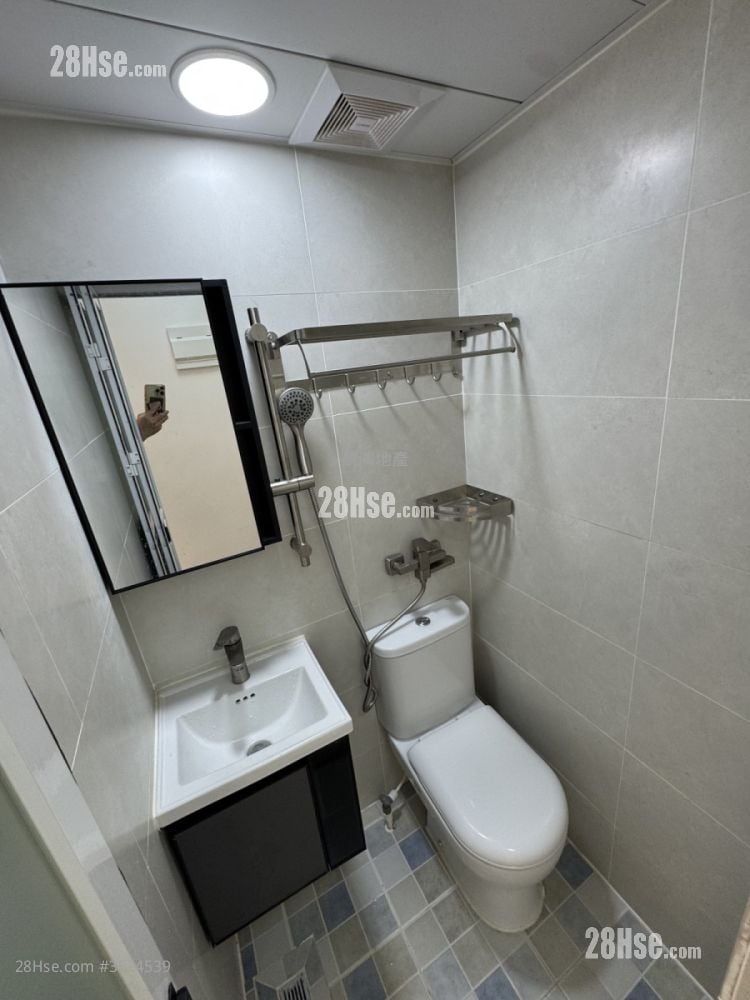 Man Wai Building Rental 1 Bedroom 180 ft² Man Wai Building Rental 1 Bedroom 180 ft²
