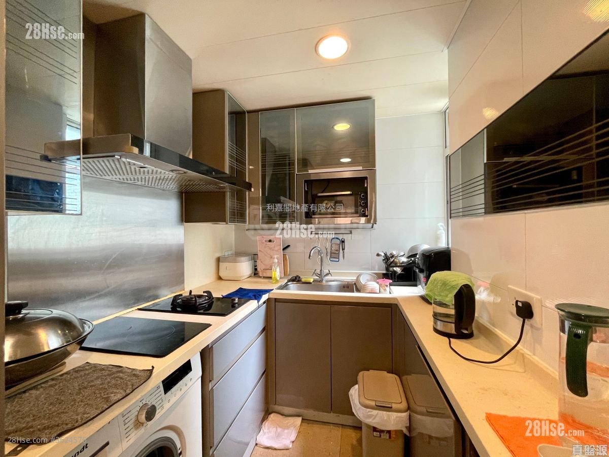 The Capitol Sell 3 Bedrooms , 2 Bathrooms 708 ft² The Capitol Sell 3 Bedrooms , 2 Bathrooms 708 ft²