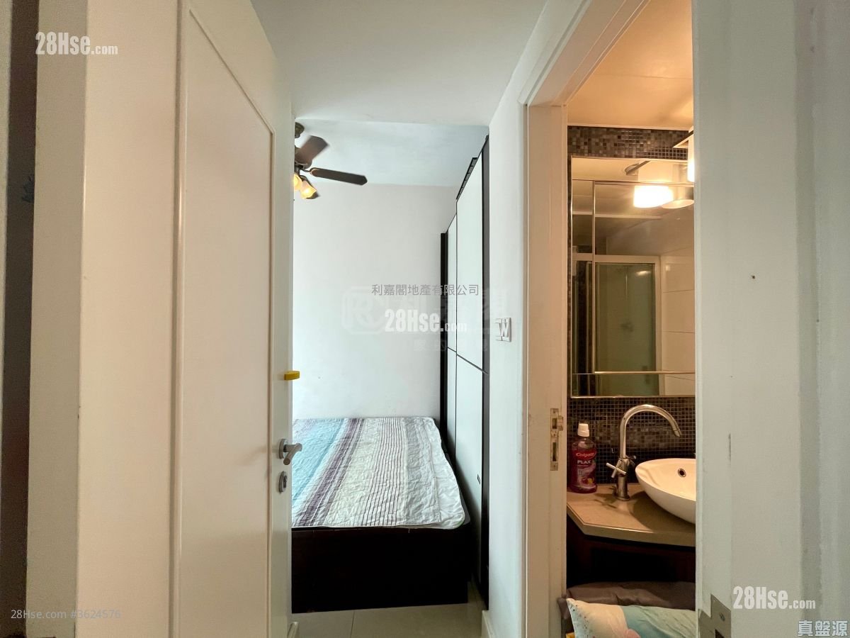 The Capitol Sell 3 Bedrooms , 2 Bathrooms 708 ft² The Capitol Sell 3 Bedrooms , 2 Bathrooms 708 ft²