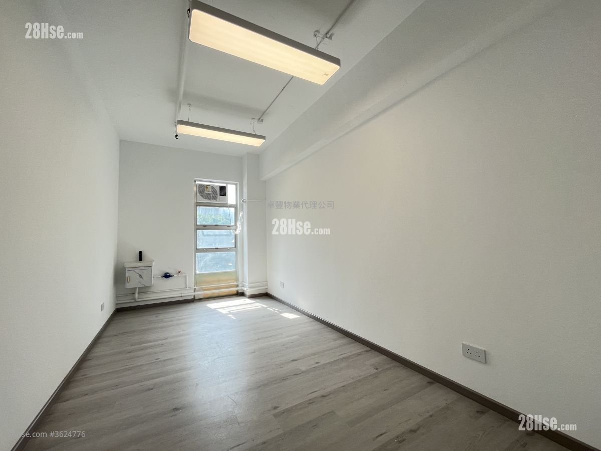 香港纱厂工业大厦5期 租盘 开放式间隔 77 平方尺 香港纱厂工业大厦5期 租盘 开放式间隔 77 平方尺