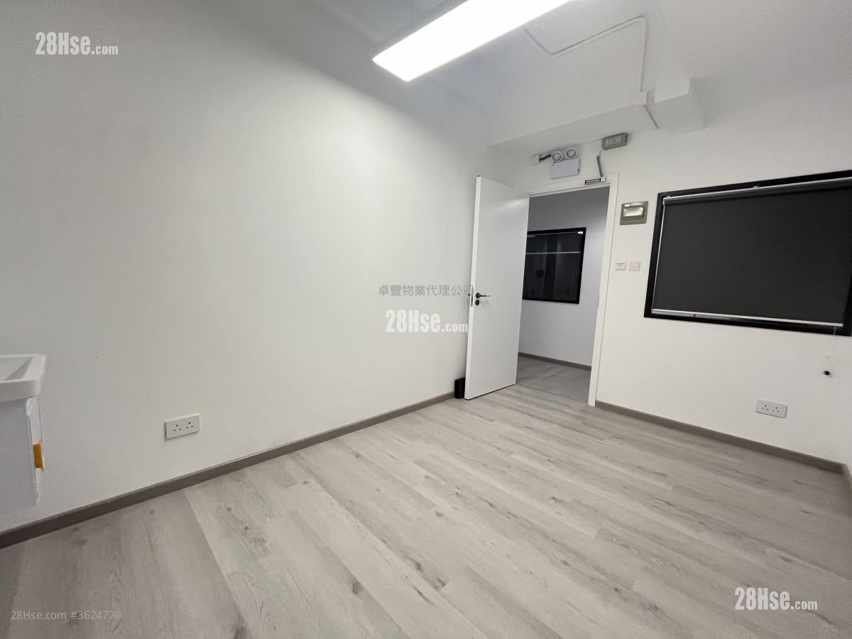 香港纱厂工业大厦5期 租盘 开放式间隔 77 平方尺 香港纱厂工业大厦5期 租盘 开放式间隔 77 平方尺