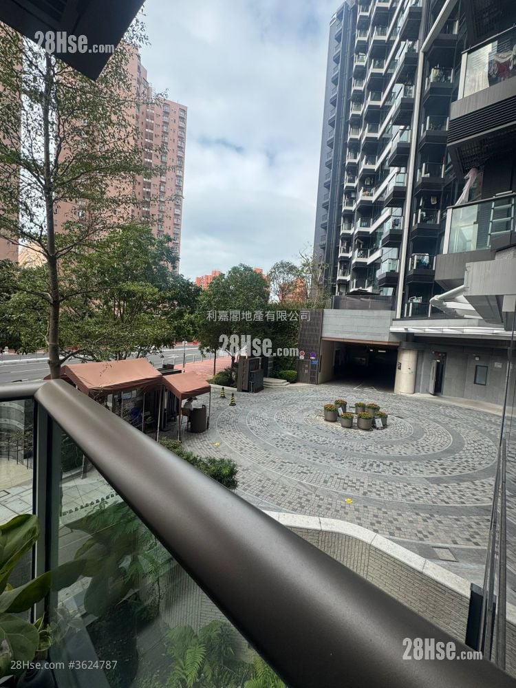 The Royale Sell 1 Bedroom , 1 Bathroom 308 ft²