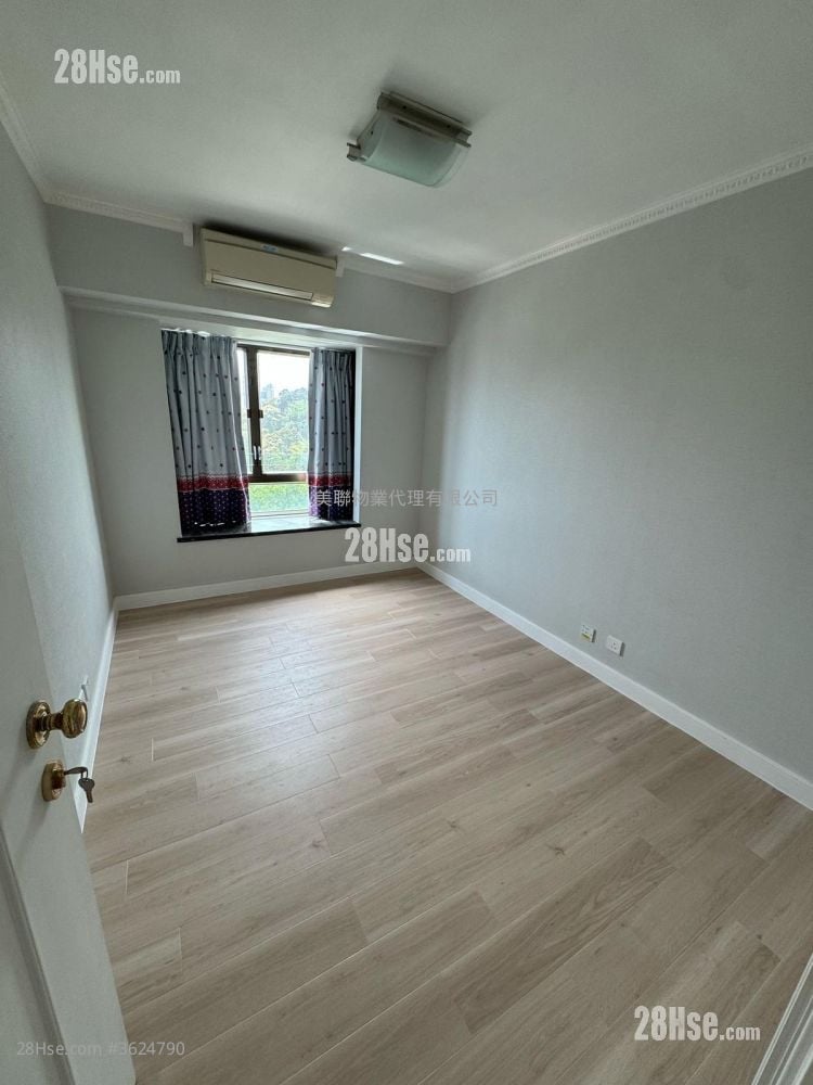 King's Park Villa Rental 3 Bedrooms , 2 Bathrooms 1,122 ft² King's Park Villa Rental 3 Bedrooms , 2 Bathrooms 1,122 ft²