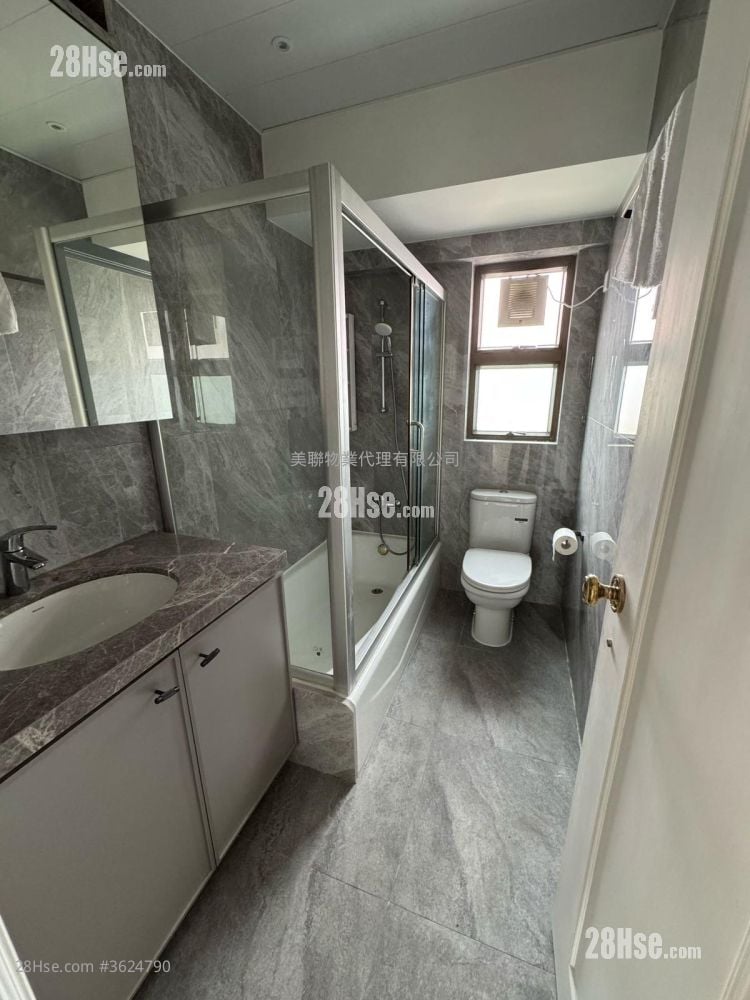 King's Park Villa Rental 3 Bedrooms , 2 Bathrooms 1,122 ft² King's Park Villa Rental 3 Bedrooms , 2 Bathrooms 1,122 ft²