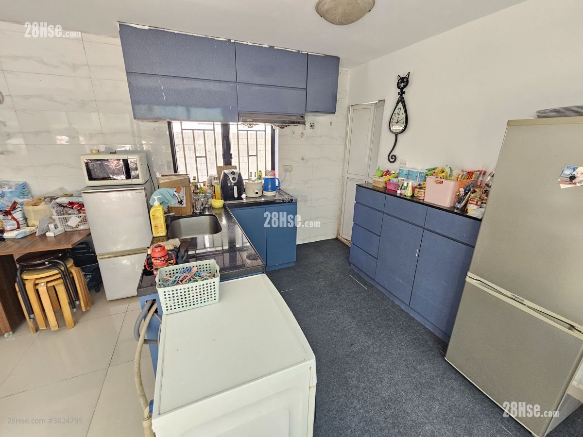 村屋 售盘 5+ 房 , 4 浴室 1,200 平方尺 村屋 售盘 5+ 房 , 4 浴室 1,200 平方尺