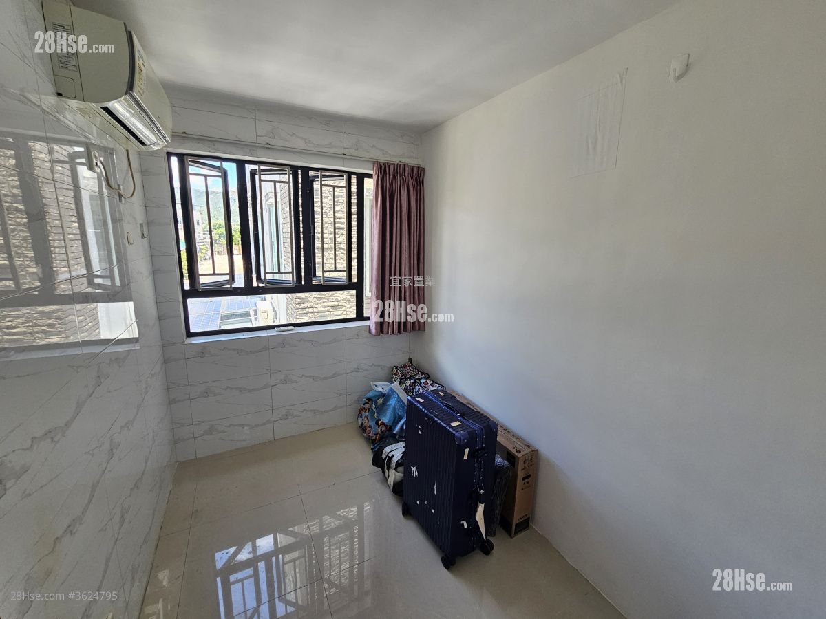 村屋 售盘 5+ 房 , 4 浴室 1,200 平方尺 村屋 售盘 5+ 房 , 4 浴室 1,200 平方尺