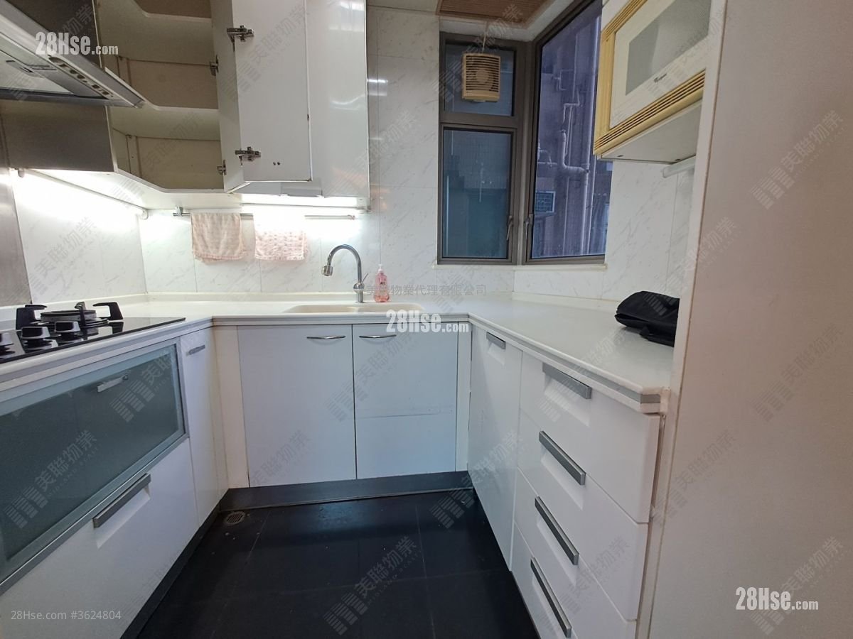 嘉多利豪園 售盤 2 房 , 2 浴室 676 平方呎 嘉多利豪園 售盤 2 房 , 2 浴室 676 平方呎