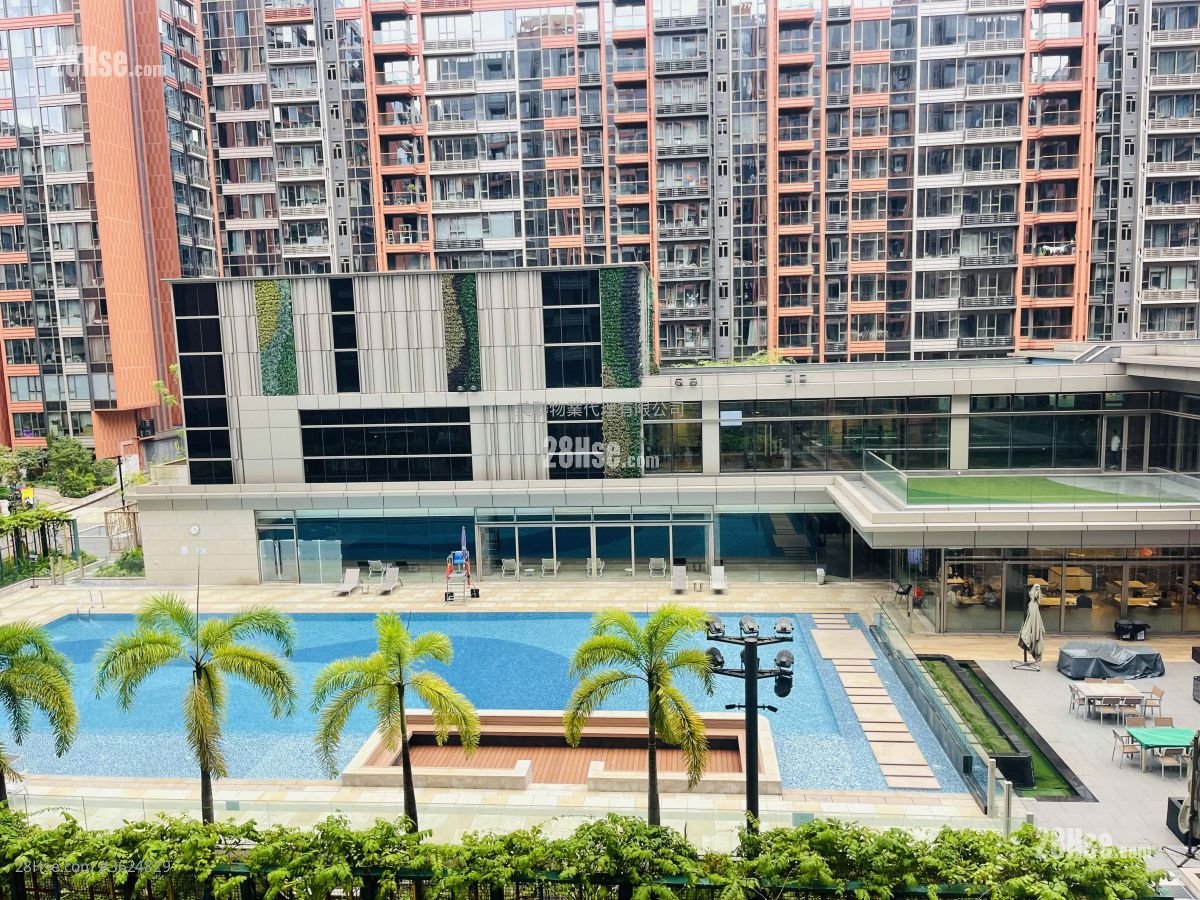 Centra Horizon Sell 3 Bedrooms 1,041 ft² Centra Horizon Sell 3 Bedrooms 1,041 ft²