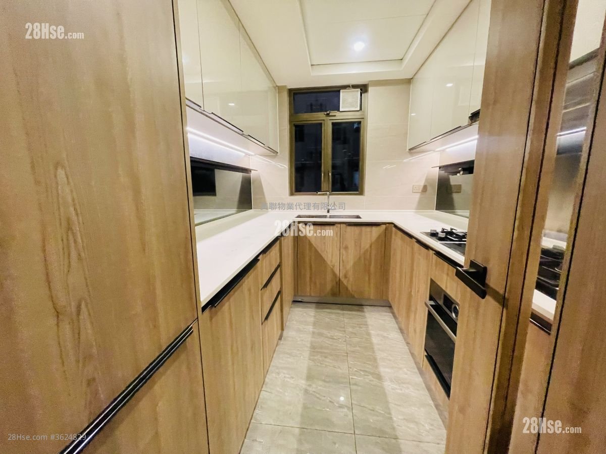 Centra Horizon Sell 3 Bedrooms 1,041 ft² Centra Horizon Sell 3 Bedrooms 1,041 ft²