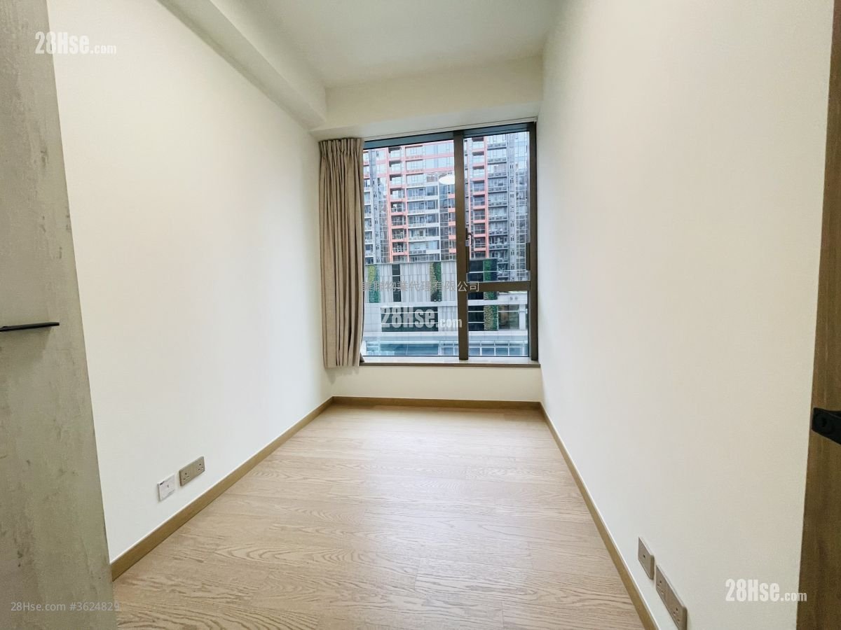 Centra Horizon Sell 3 Bedrooms 1,041 ft² Centra Horizon Sell 3 Bedrooms 1,041 ft²