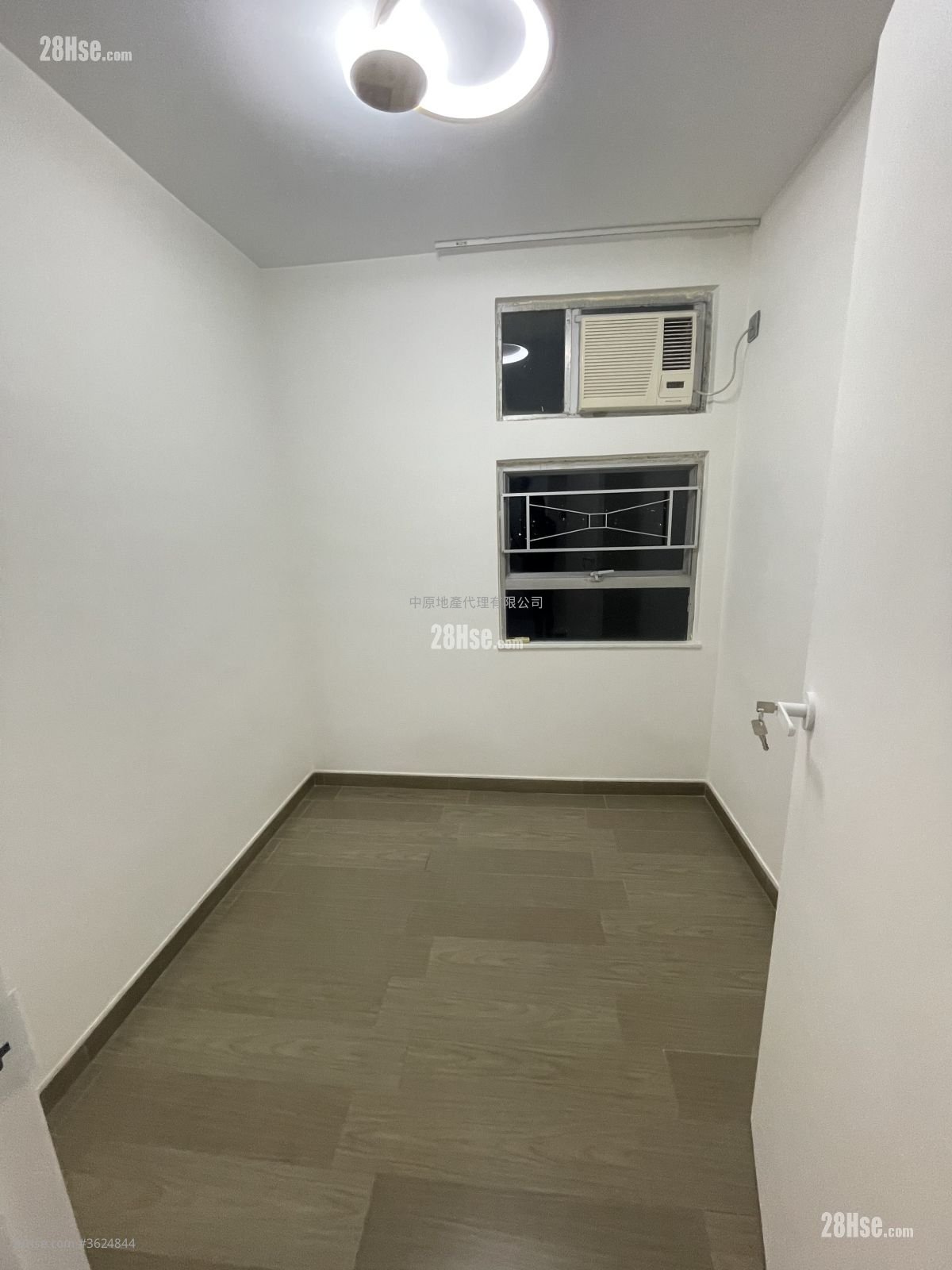 Siu Hong Court Sell 2 Bedrooms 447 ft² Siu Hong Court Sell 2 Bedrooms 447 ft²