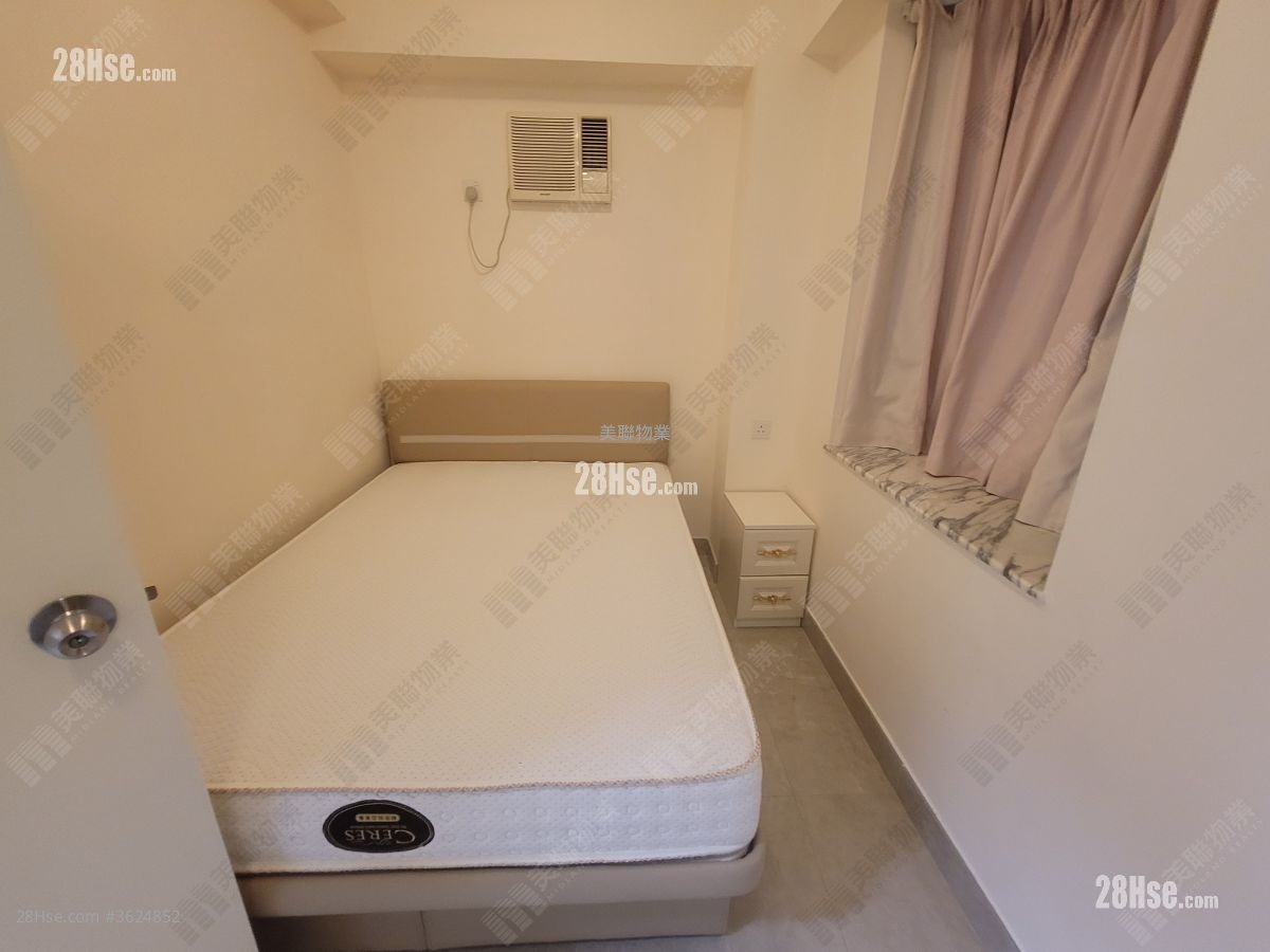 Wai Wah Centre Sell 1 Bedroom 297 ft² Wai Wah Centre Sell 1 Bedroom 297 ft²