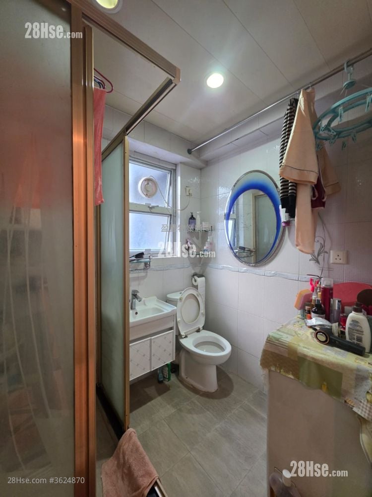 浴室: 宜安大厦 售盘 3 房 , 1 浴室 621 平方尺 浴室: 宜安大厦 售盘 3 房 , 1 浴室 621 平方尺