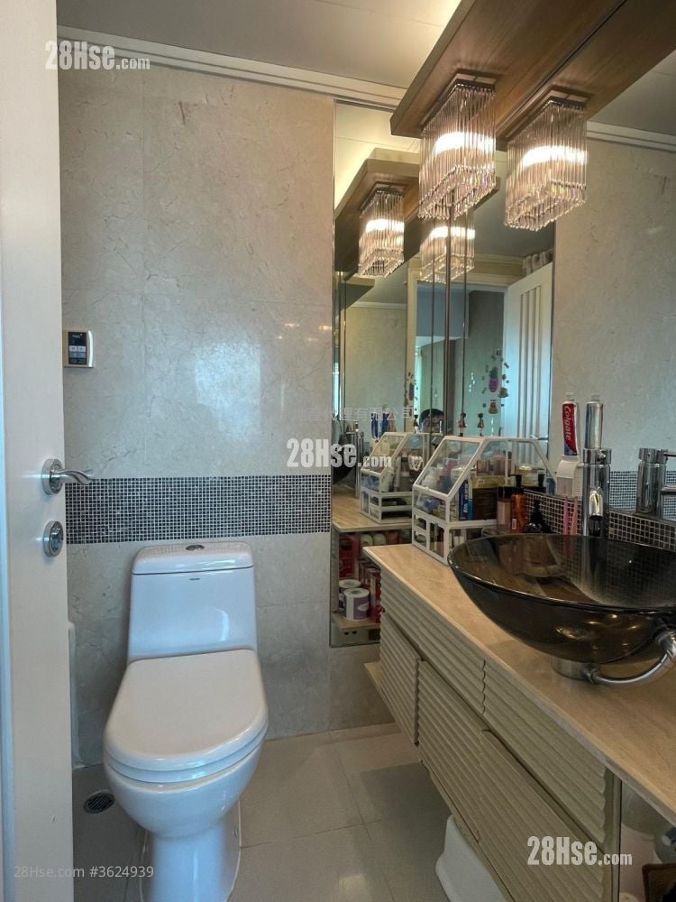 The Apex Sell 3 Bedrooms , 2 Bathrooms 639 ft² The Apex Sell 3 Bedrooms , 2 Bathrooms 639 ft²